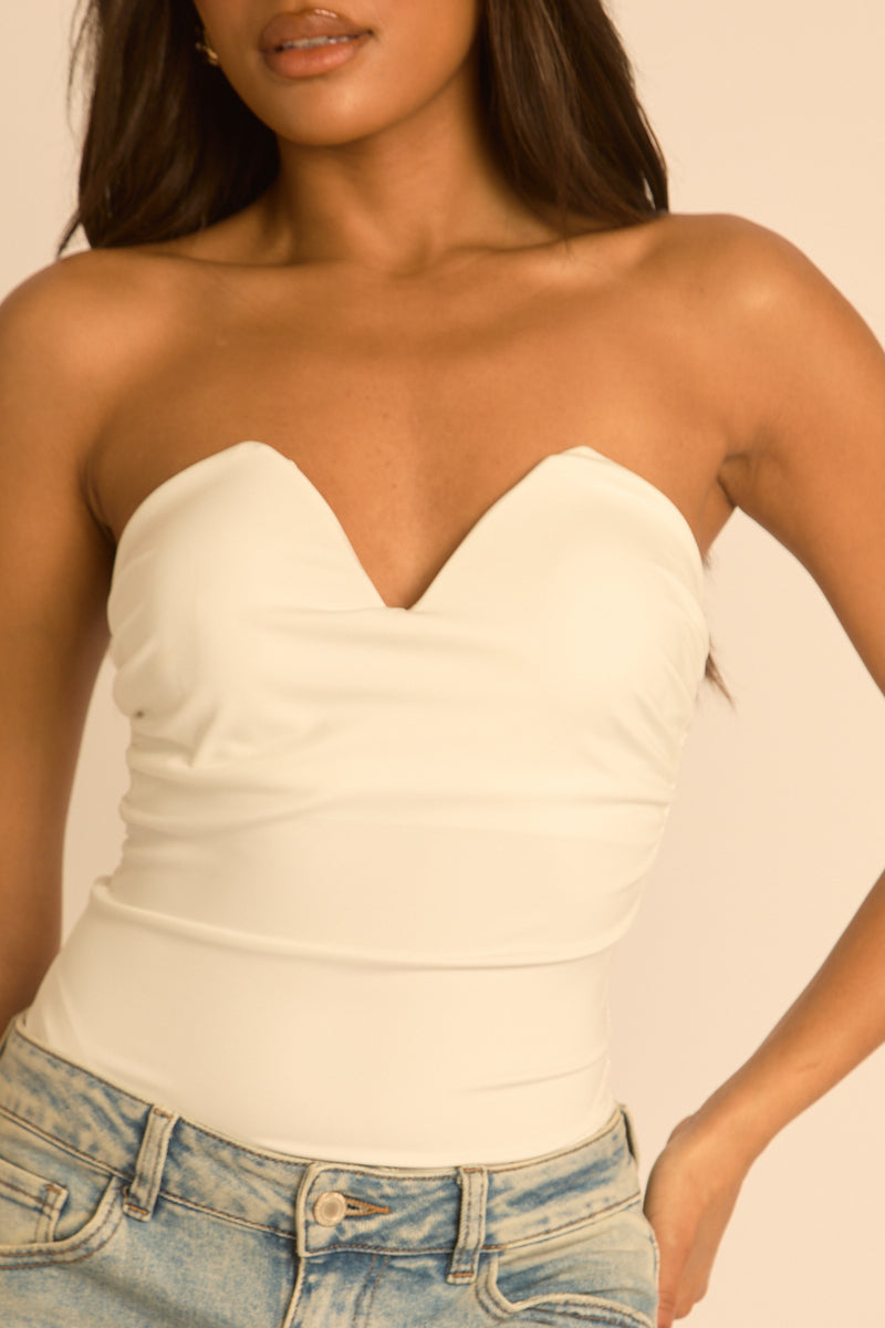 White V Bar Bandeau Bodysuit - Jolanda Position 4